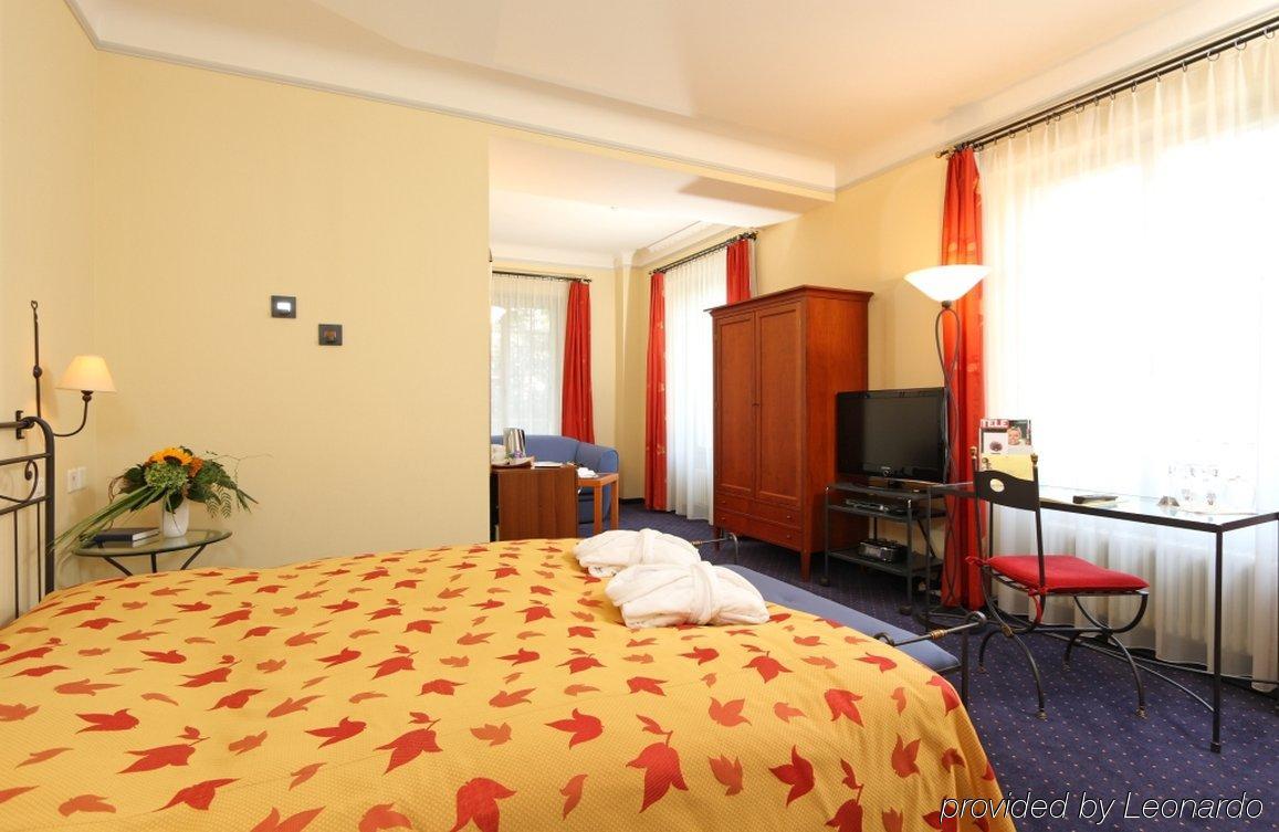Hotel Schloss Huenigen Konolfingen Szoba fotó