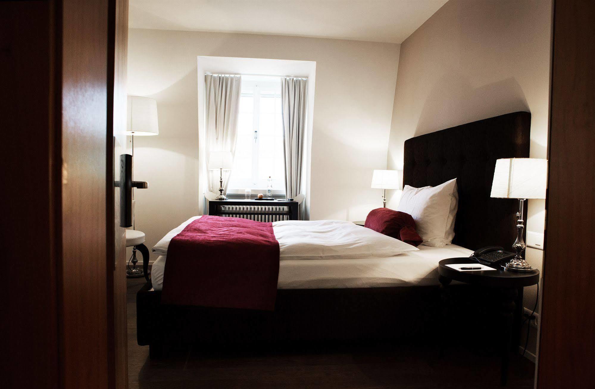 Hotel Schloss Huenigen Konolfingen Kültér fotó